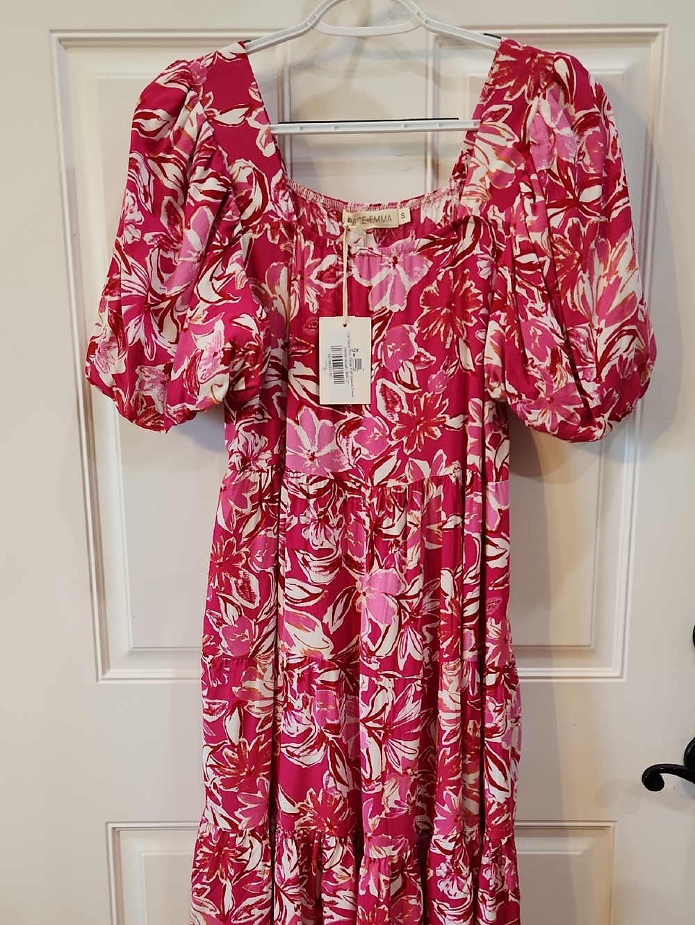 NWT Pink Floral Puff Sleeve Dress